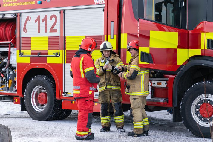 Slökkviliðið fór í átján útköll á dælubílum í nótt. Myndin er úr safni.