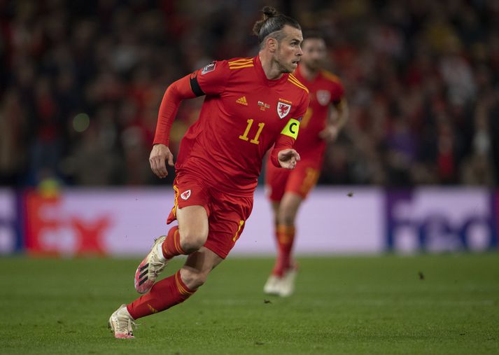 Gareth Bale verður fjarri góðu gamni er velska landsliðið mætir því belgíska í lokaleik E-riðils í kvöld.