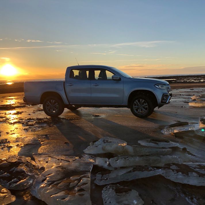 X-Class við sólsetur á Suðurlandinu.