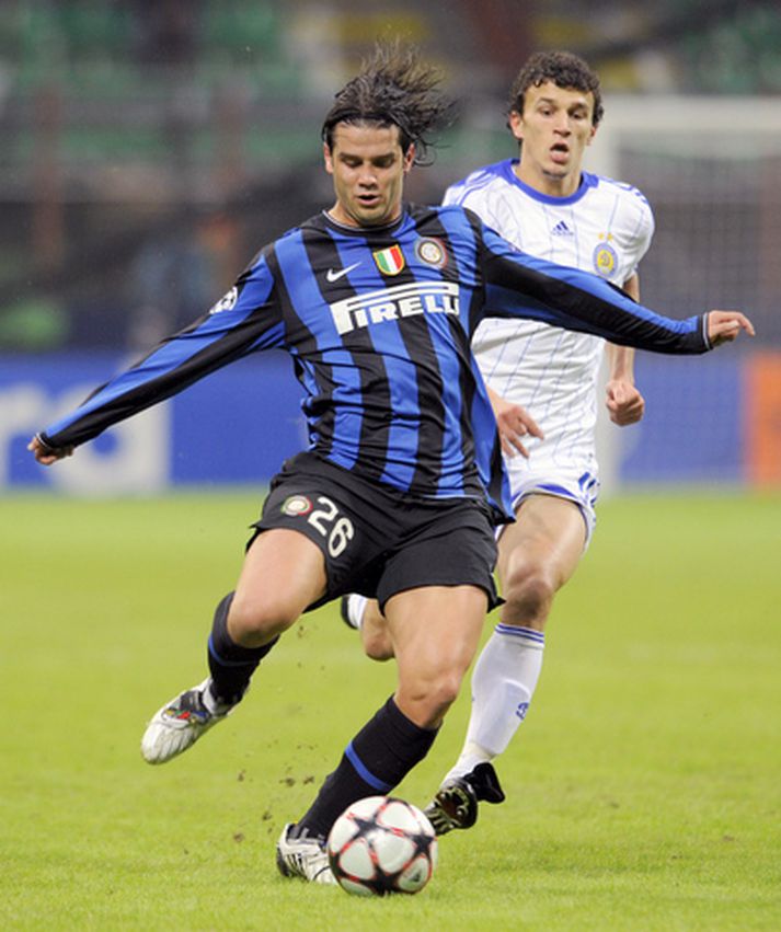 Cristian Chivu í leik með Inter.