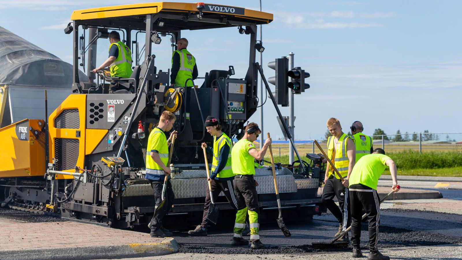 Mal­bika á Reykja­nes­braut í kvöld