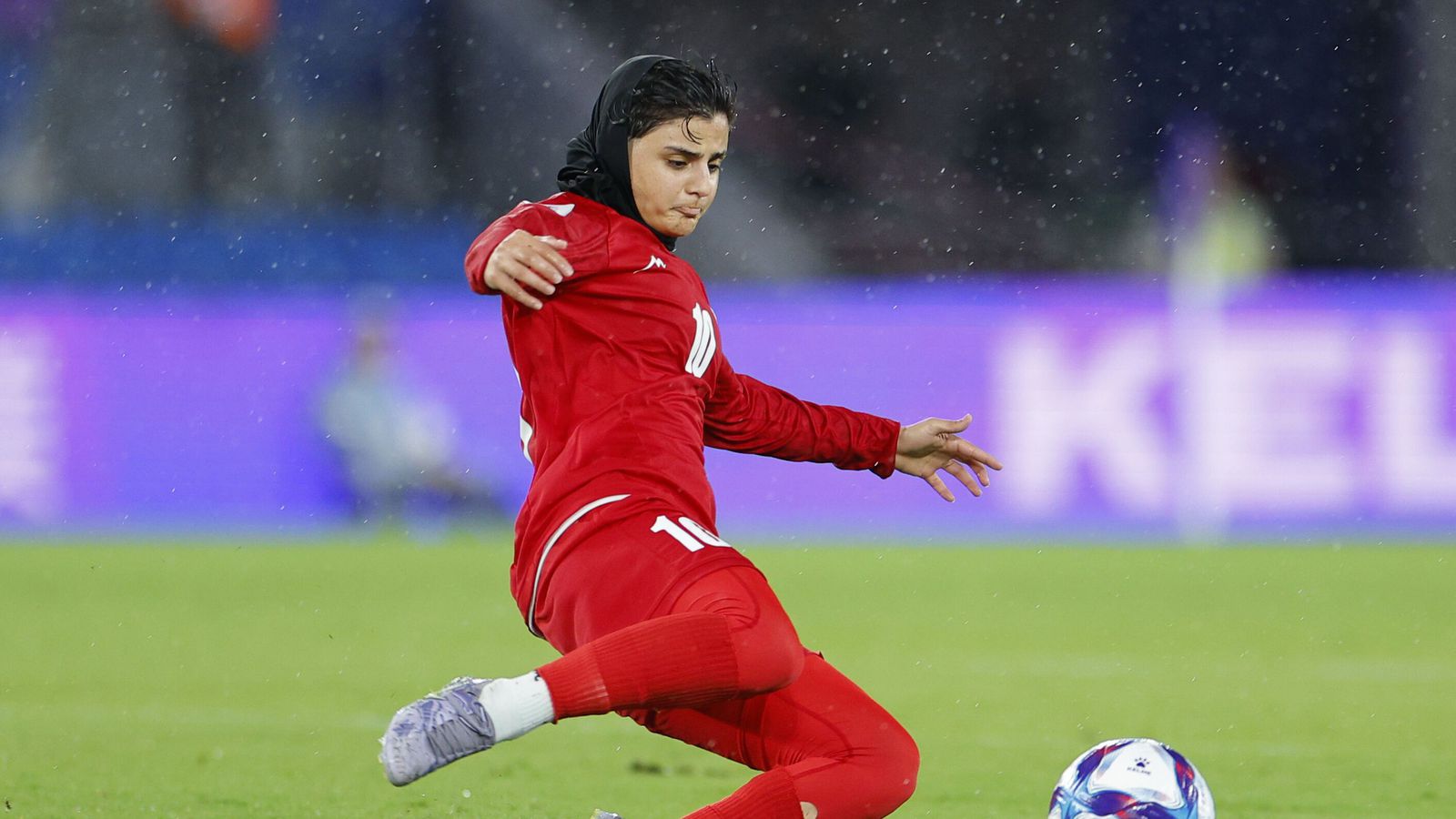 Knattspyrnukonurnar sem urðu eftir