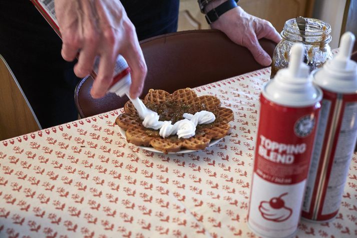 Hefð er fyrir því að slá upp vöfflukaffi þegar skrifað er undir kjarasamninga í húsakynnum Ríkissáttasemjara. Tilefni gafst til slíkra veitinga á aðfararnótt mánudags þegar félög BHM sömdu við sveitarfélög landsins. 