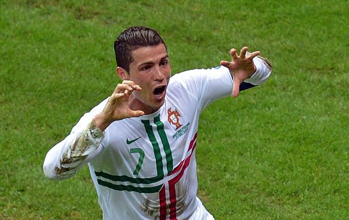 Cristiano Ronaldo er á meðal þeirra sem fjallað er um í hinum nýju HM-bókum Illuga.