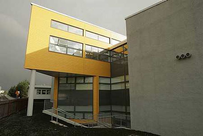 Hlíðaskóli.