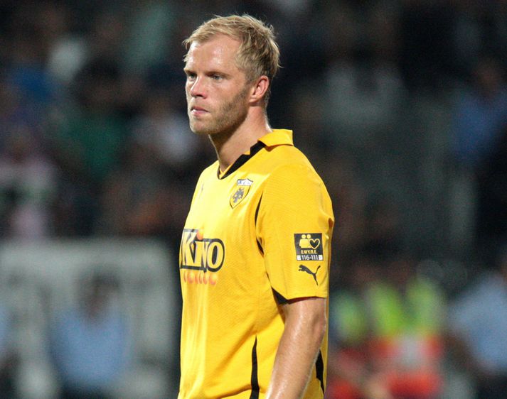 Eiður Smári og Elfar Freyr Helgason voru á máli hjá AEK. Þá var Arnar Grétarsson íþróttastjóri félagsins.