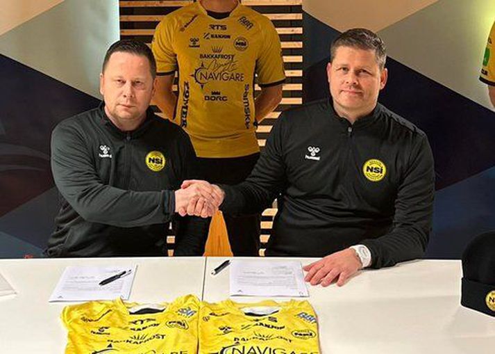 Sigurður Ragnar Eyjólfsson boðinn velkominn til Runavíkur.