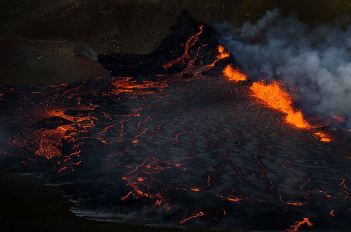 Nokkuð hefur dregið úr hraunflæði í Meradölum síðan RAX tók þessa ljósmynd þegar hann flaug yfir gosið í fyrradag.