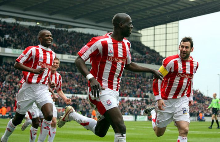 Mamady Sidibe fagnar marki í leik með Stoke.