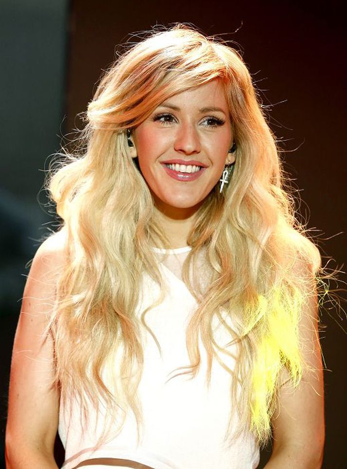 Ellie Goulding dásamar Jóga.