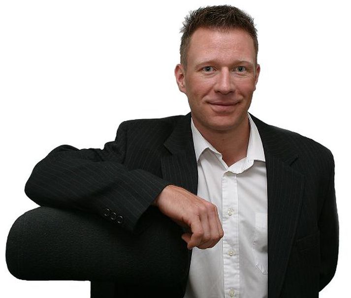 Magnús og félagar í CCP hafa samið við steamgames, eina stærstu leikjasíðu heims.