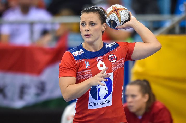 Nora Mörk í leik með norska landsliðinu í handbolta en liðið hans Þóris Hergeirssonar hefur saknað hennar mikið í meiðslunum.