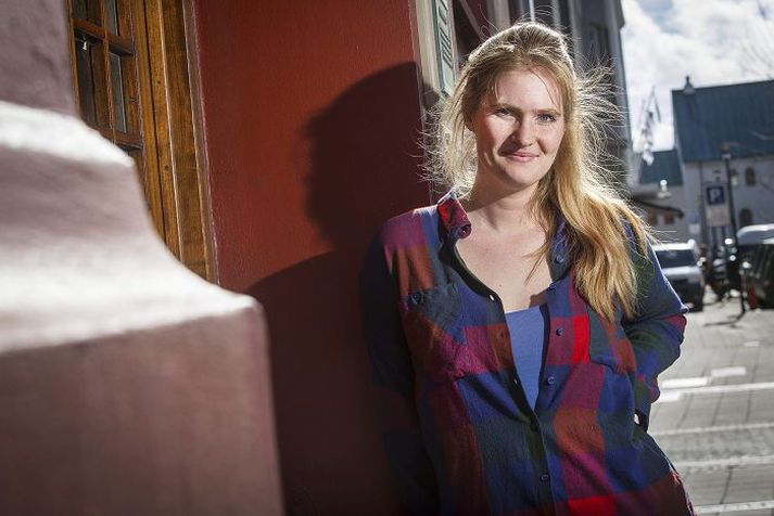 Íris Stefanía Skúladóttir er framkvæmdastýra hátíðarinnar Listar án landamæra þar sem sérstök áhersla er lögð á blinda og sjónskerta í ár.