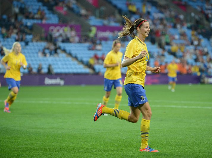Lotta Schelin skoraði bæði mörk Svía í dag.