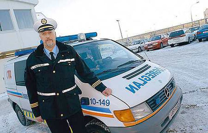 Hér er Geir Jón í gamla búningnum en hann er mjög ánægður með þann nýja.