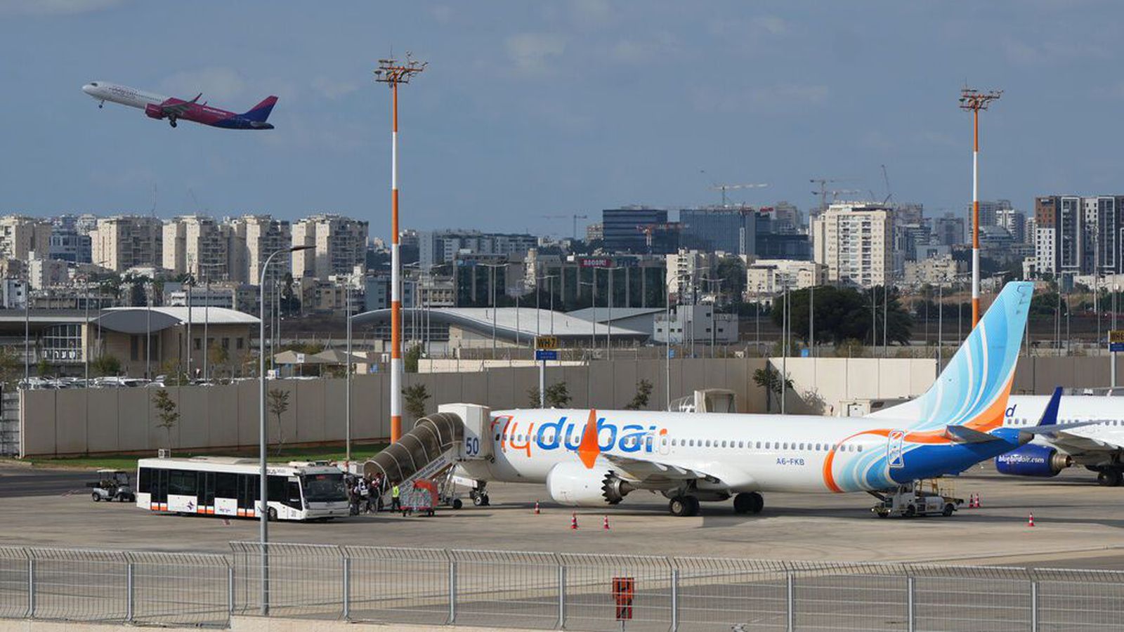 Veittist að flug­stjóranum með öxi í til­raun til að fremja hryðju­verk