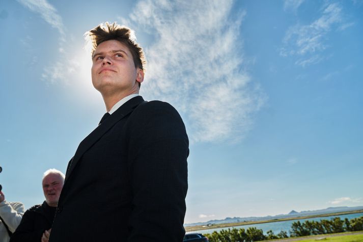 Jóhann Páll Jóhannsson, loftslagsráðherra, segir ekki hægt að draga úr losun frá vegasamgöngum ef bílaleigur kaupa ekki inn rafbíla í stað bensín- og dísilbíla.
