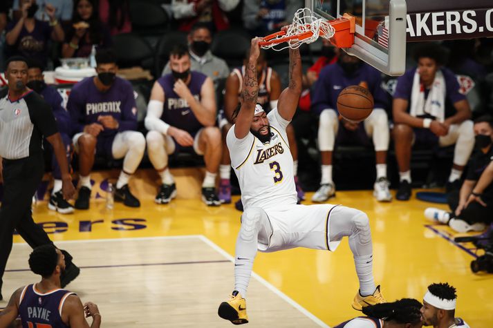 Anthony Davies og félagar í Lakers mæta San Antonio Spurs