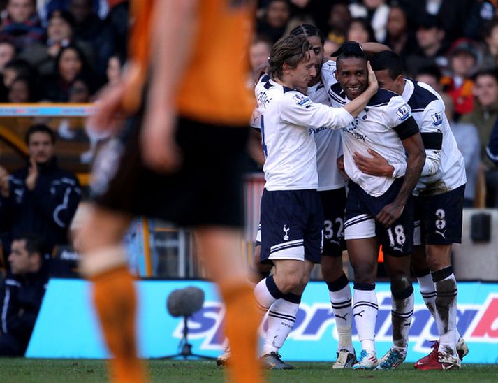 Defoe fagnar öðru marka sinna gegn Wolves.