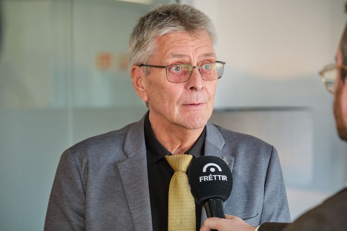 Guðmundur Ingi Kristinsson mennta- og barnamálaráðherra kemur til dyranna eins og hann er klæddur. 