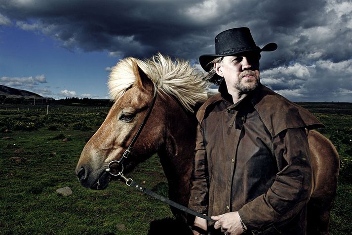 Helgi Björnsson.
