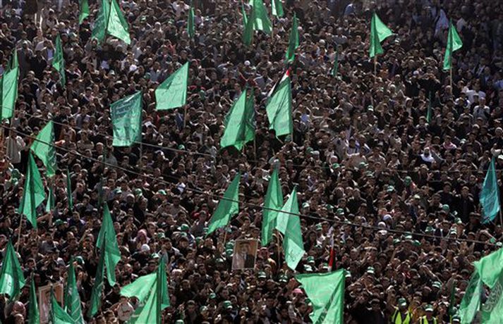 Frá fjöldagöngu stuðningsmanna Hamas í Jebaliya-flóttamannabúðunum á
Gasaströndinni í dag.