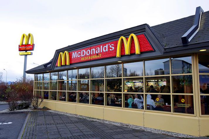 Fyrsti McDonald's staðurinn sem var opnaður á Íslandi í Skeifunni.