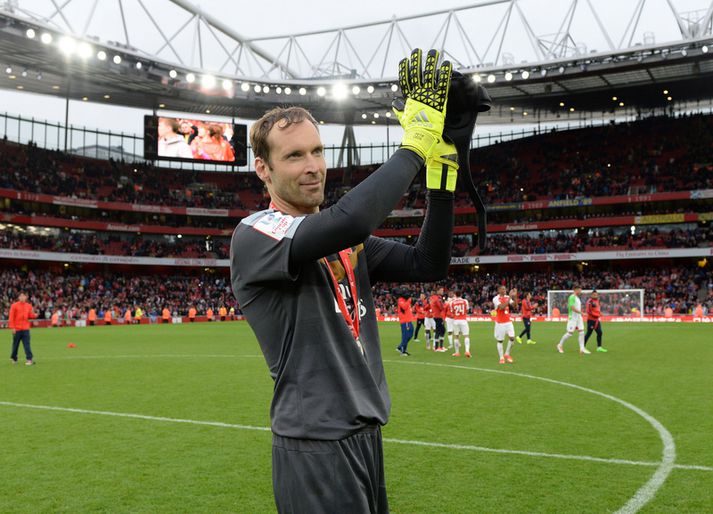 Čech byrjar vel hjá Arsenal.
