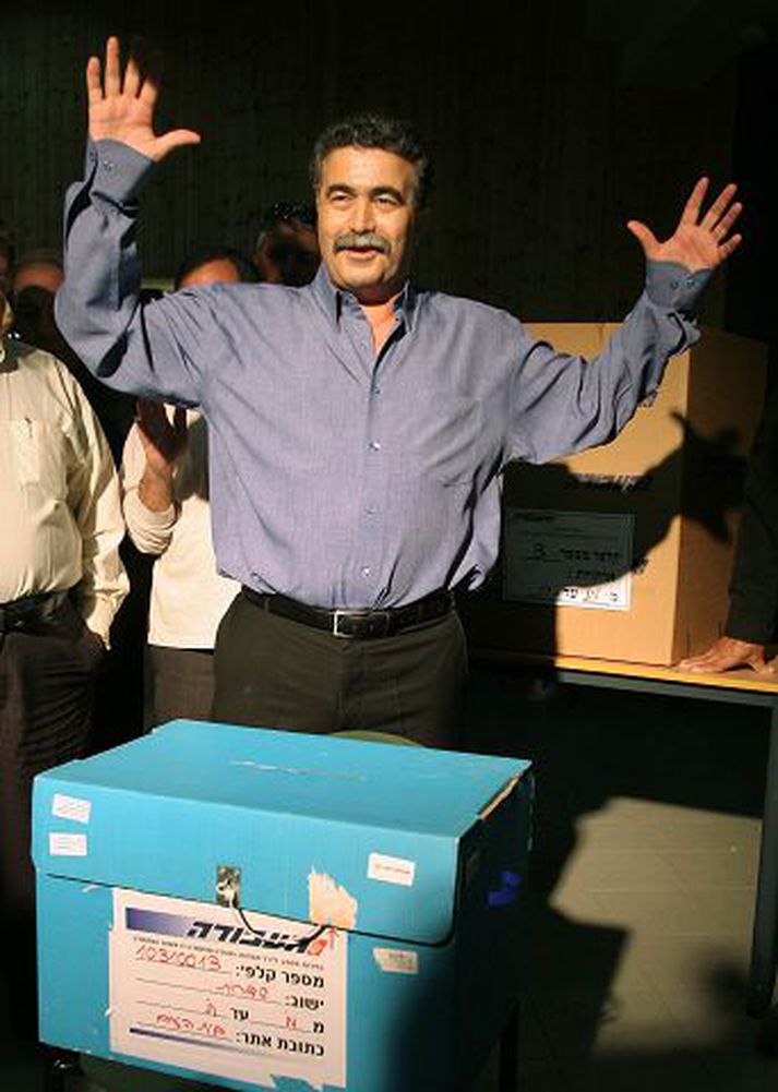 Amir Peretz. Reiknað er með að Peretz muni færa Verkamannaflokkinn lengra til vinstri.