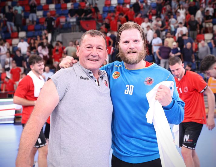 Sveinbjörn er fyrsti íslenski handboltamaðurinn til að spila í Ísrael. 