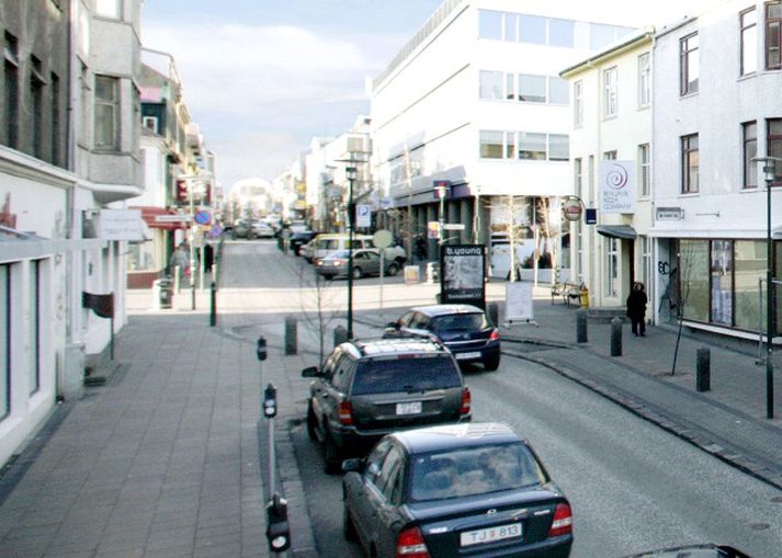 Maðurinn fór til fyrrverandi unnustu á Laugavegi og braut upp hurðina hjá henni.