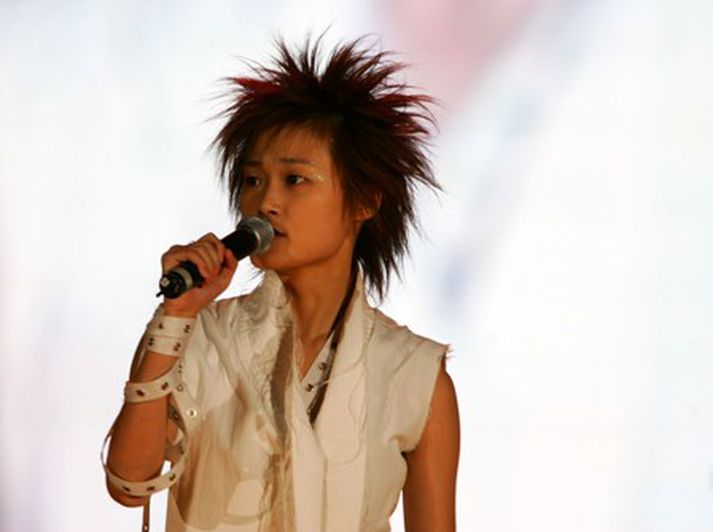 Li Yuchun sigurvegari Super Voice Girls 2005
