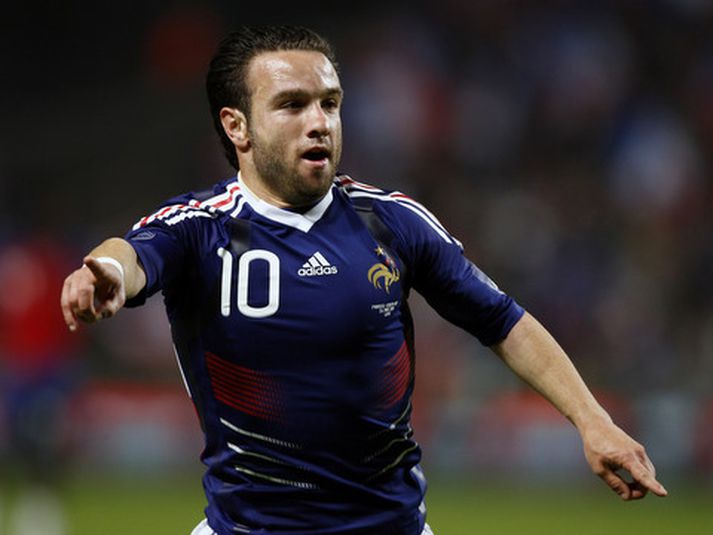 Mathieu Valbuena fagnar sigurmarki sínu í kvöld.