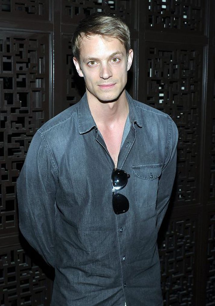 Sænski leikarinn Joel Kinnaman hefur verið orðaður við hlutverk RoboCop í nýrri endurgerð kvikmyndarinnar.