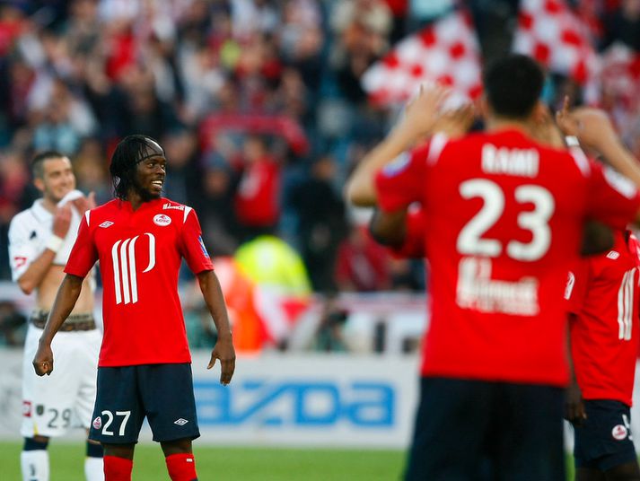 Gervinho fagnar hér marki með Lille.