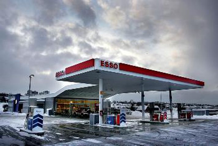 Bensínstöð ESSO, sem nú er í eigu Bílanausts.