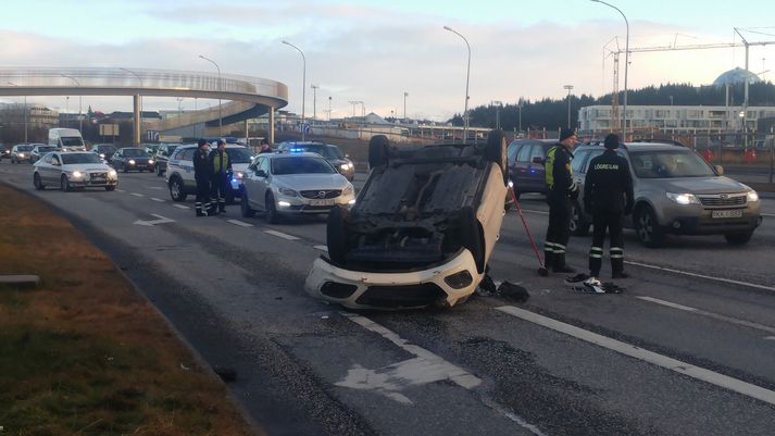 Ekki er talið að viðkomandi sé alvarlega slasaður.