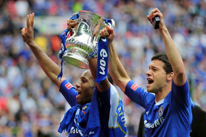Ballack varð bikarmeistari með Chelsea í vor.