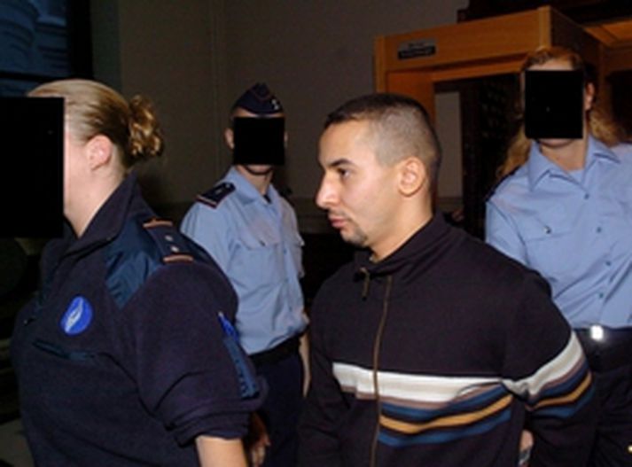 Nordin Benallal í haldi belgísku lögreglunnar.