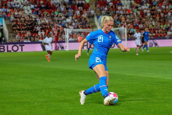 Svava Rós Guðmundsdóttir á ferðinni á EM í fyrra. Hún átti frábært ár í Noregi en mun á þessu ári spila í Bandaríkjunum.