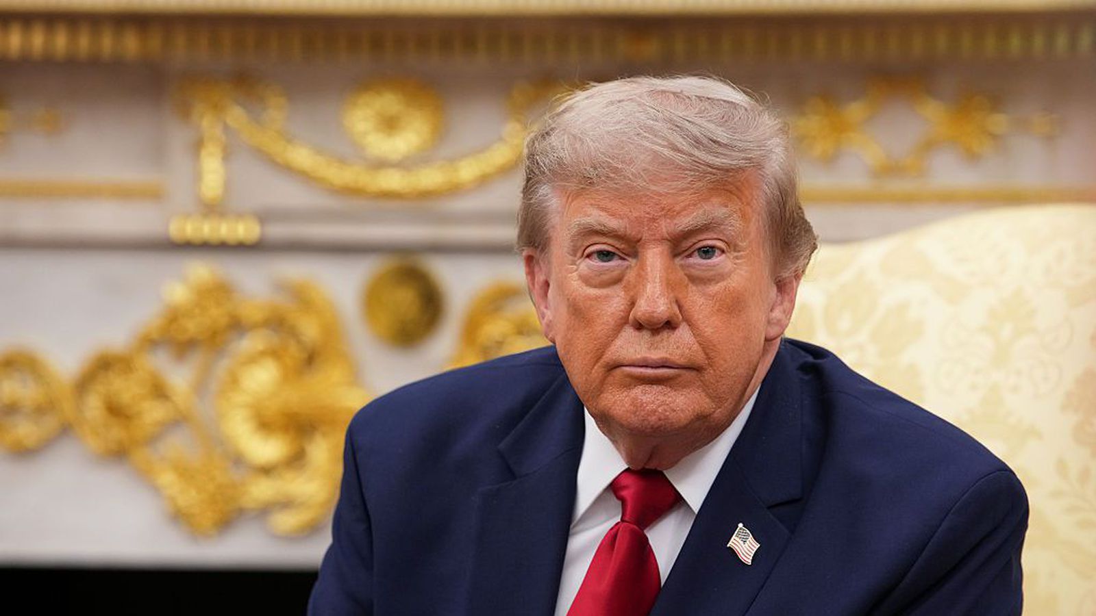 Trump hótar á­rásum á orku­ver og Íranir að stöðva alla olíu­flutninga