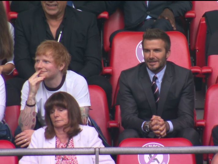 Ed Sheeran og David Beckham í stúkunni á leik Englands og Þýskalands.