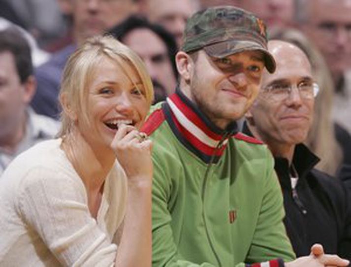 Timberlake er mikill íþróttaáhugamaður og hér er hann með vinkonu sinni Cameron Diaz á leik LA Clippers og LA Lakers í NBA
