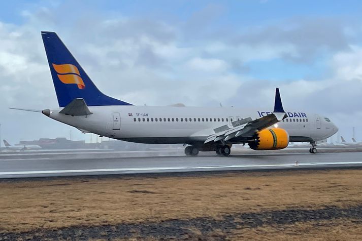 Boeing 737 Max-þotan TF-ICN lent á Keflavíkurflugvelli í dag. Hún ber heitið Mývatn.