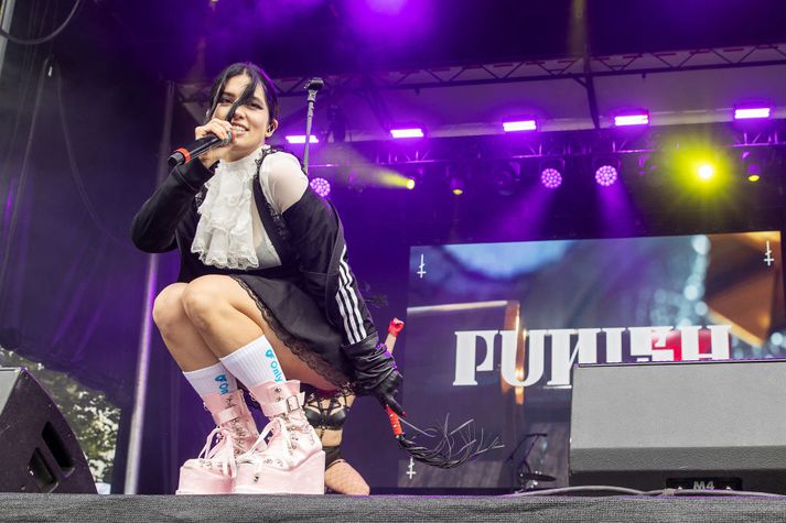Nadezhda Tolokonnikova er stofnandi Pussy Riot og nú einnig íslenskur ríkisborgari.