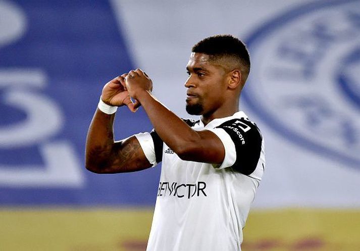 Ivan Cavaleiro fagnaði er Fulham skoraði loksins úr vítaspyrnu en þeim hefur gengið bölvanlega á vítapunktinum.