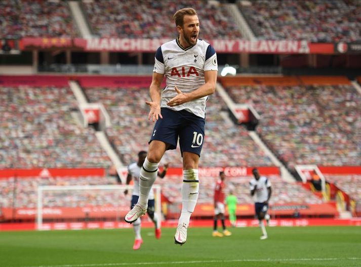 Harry Kane fagnar marki fyrir Tottenham á móti Manchester United.