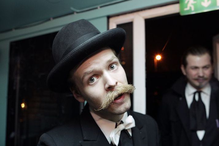 Friðrik Ingvar Ingimundarson þótti vera með fallegustu mottuna í fyrra. Allt stefnir í harða keppni aftur í ár að sögn Ragnars Páls Steinssonar.fréttablaðið/vilhelm