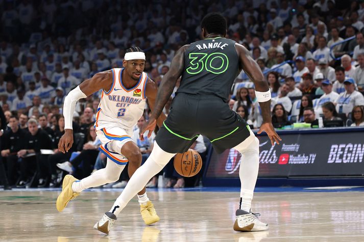 Shai Gilgeous-Alexander skoraði 31 stig fyrir Oklahoma City Thunder í fyrsta leiknum gegn Minnesota Timberwolves.