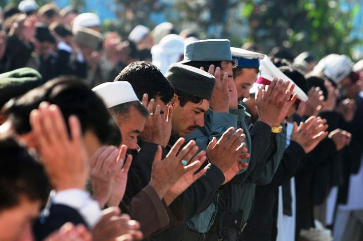 Frá bænastund í Afganistan.